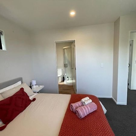 Peaceful 2Bed2Bath With Parking Close To Colombo St クライストチャーチ エクステリア 写真