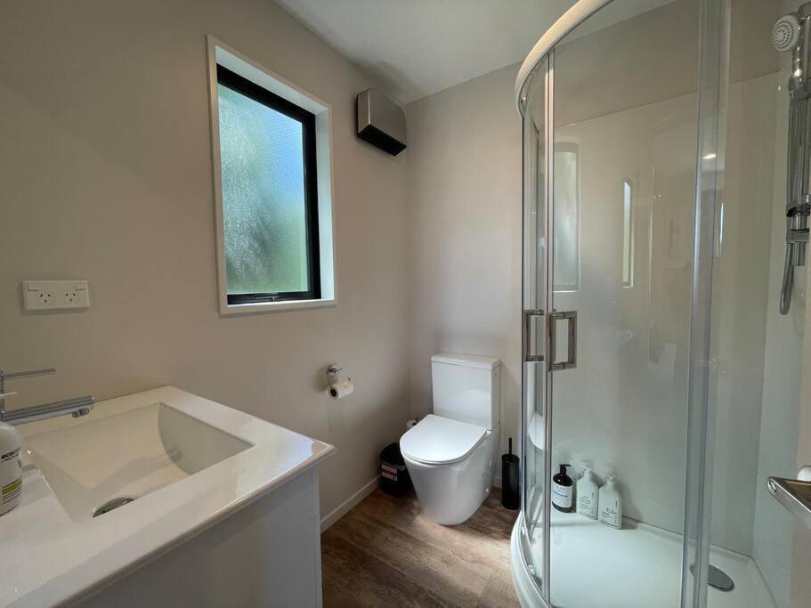 Peaceful 2Bed2Bath With Parking Close To Colombo St クライストチャーチ エクステリア 写真
