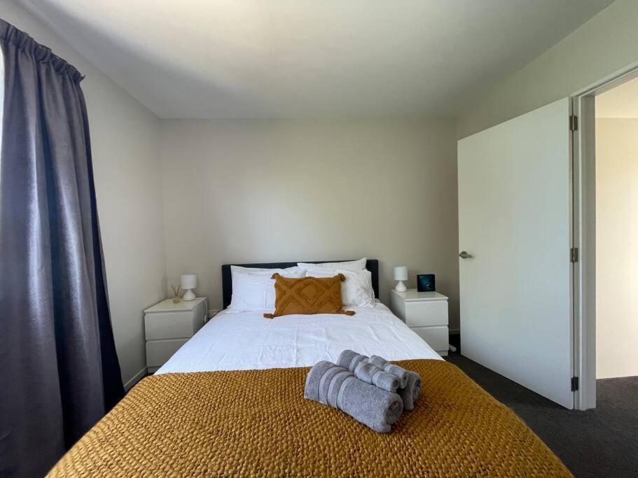 Peaceful 2Bed2Bath With Parking Close To Colombo St クライストチャーチ エクステリア 写真